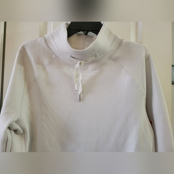 NWT SPANX Air Essentials Cowl Neck Pullover White Cloud Size Large - Picture 8 of 11